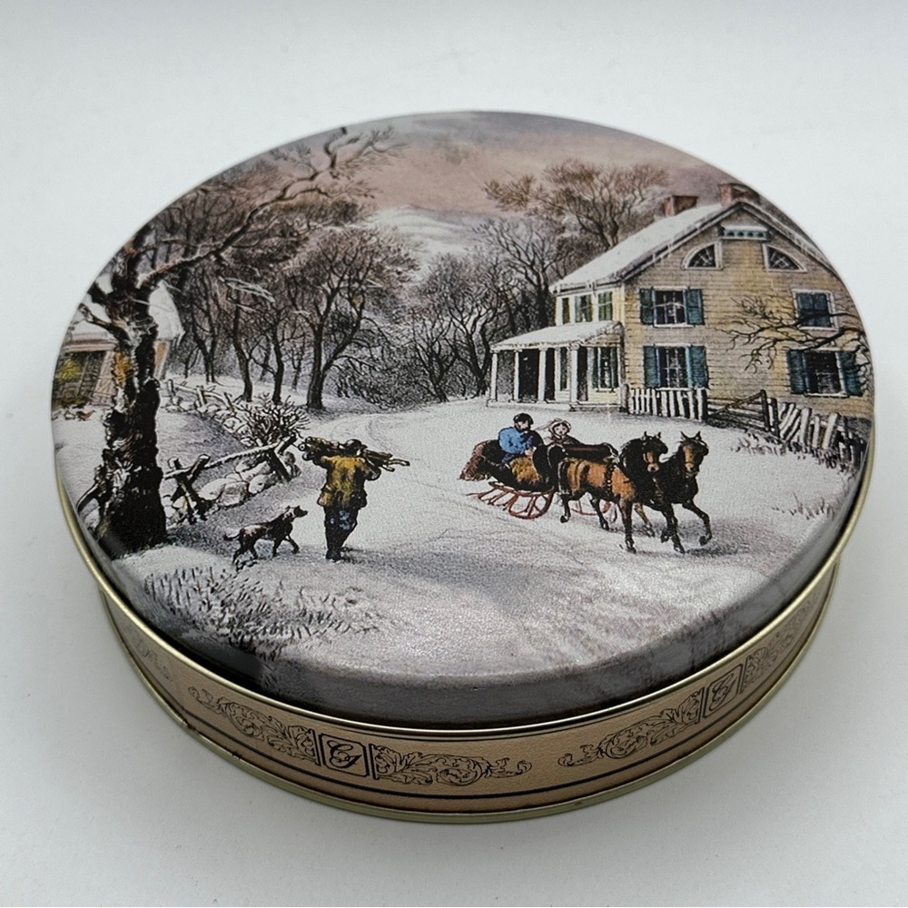 Collector Tin, A County Christmas by Louisa May Alcott #460‎